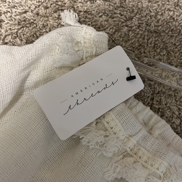 Cute skirt and cropped top set. Flowy sleeves. New, never worn - Picture 2 of 2